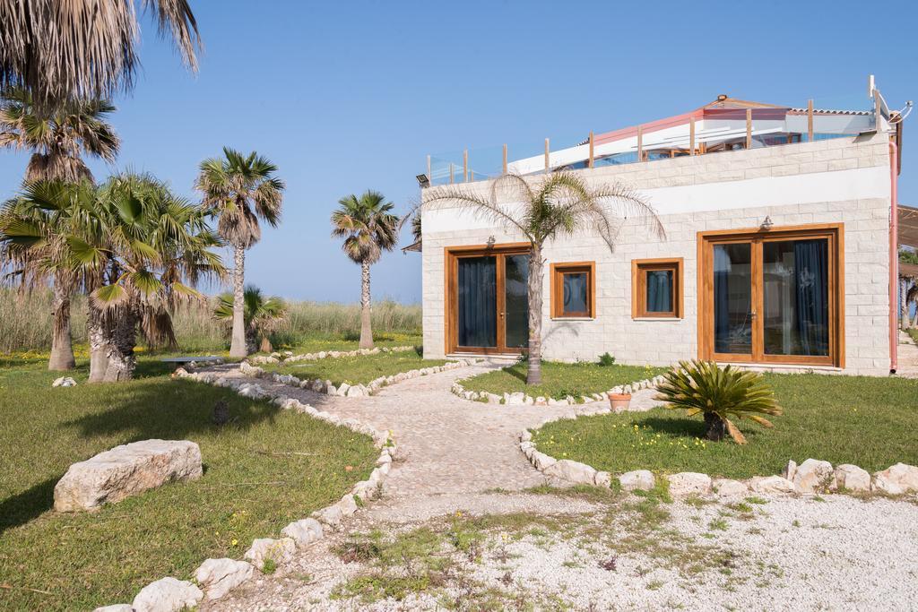 Lalena'S Garden Hotell Portopalo Di Capo Passero Exteriör bild