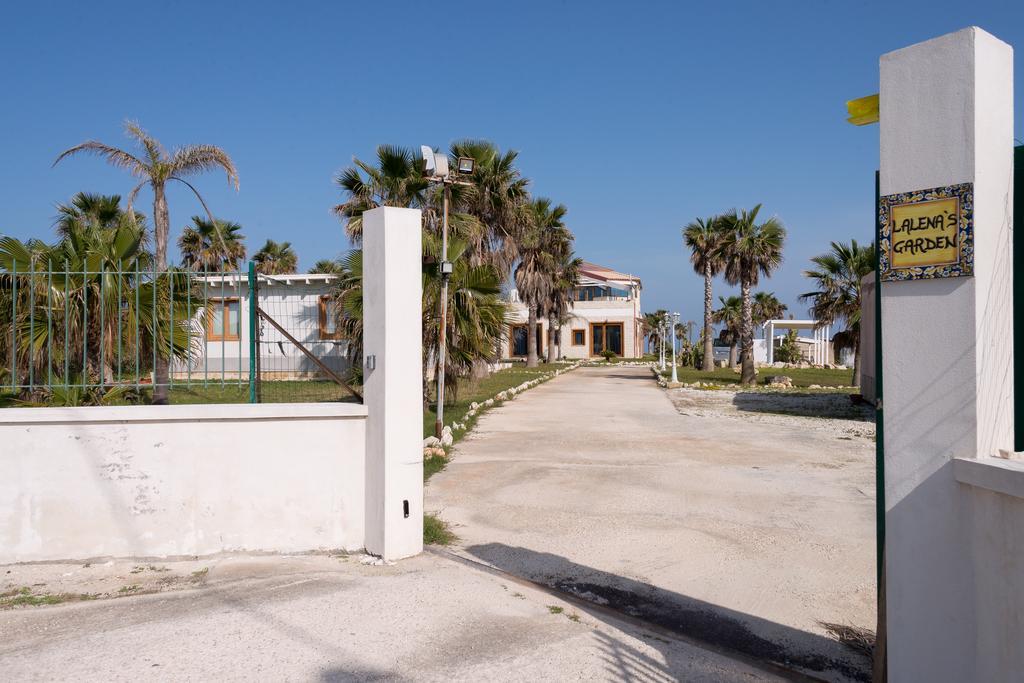 Lalena'S Garden Hotell Portopalo Di Capo Passero Exteriör bild